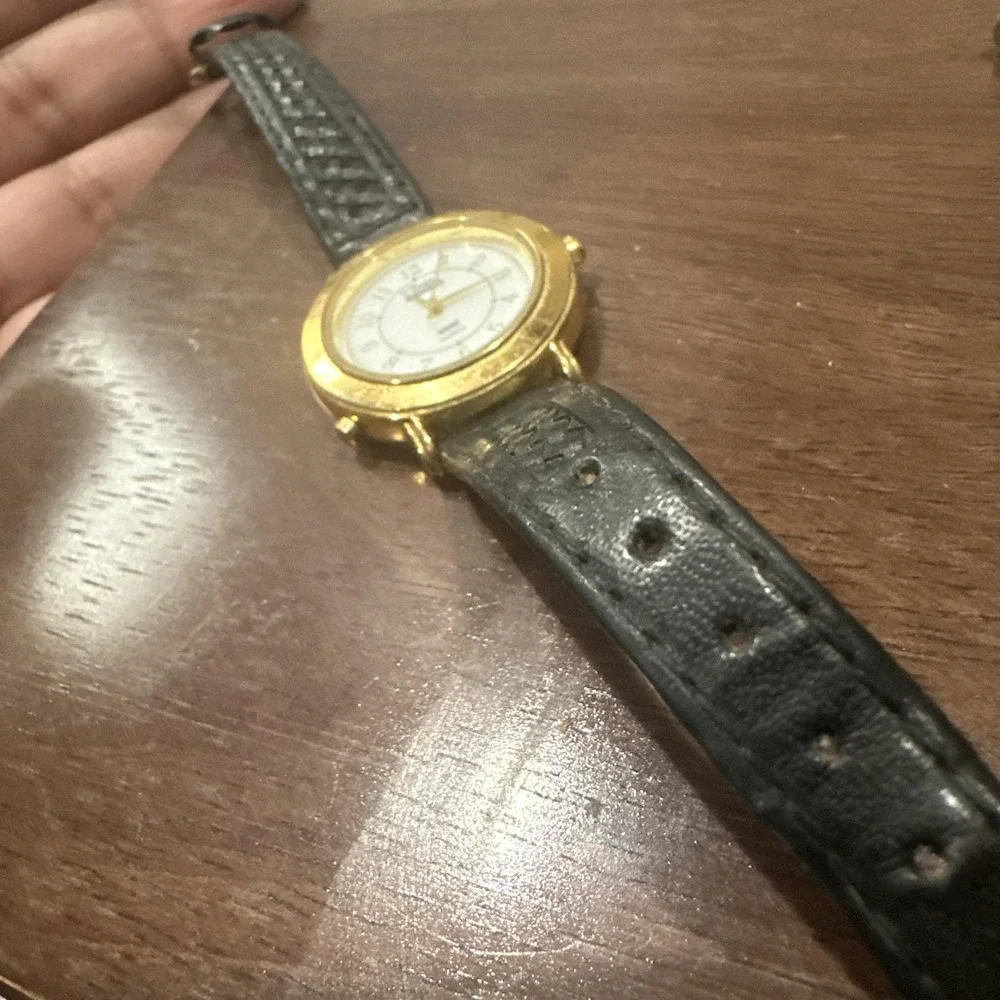 Working Timex Indiglo Watch Unisex 32mm Gold Tone Black Leather 1995 Vintage‎